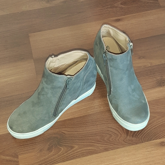 BRASH Faux Suede Hidden Wedge Zipped Booties - Women's Size 6.5 - Picture 2 of 11